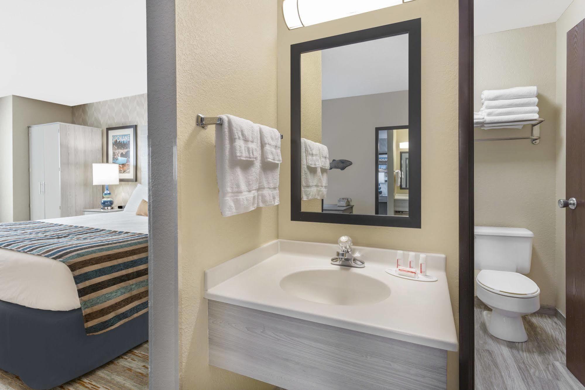 Silverstone Inn & Suites Spokane Valley Eksteriør billede